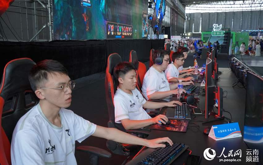 民众热议和 民众热议和